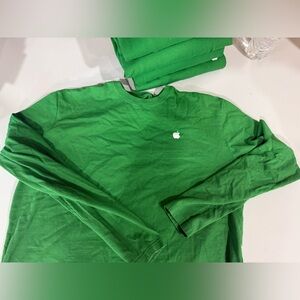 [Apple] EUC Employee Earth Day Longsleeve Shirt